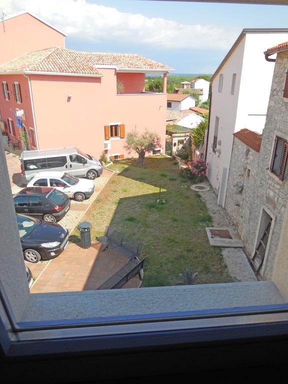 Stone House Apartments Brtonigla Exterior photo